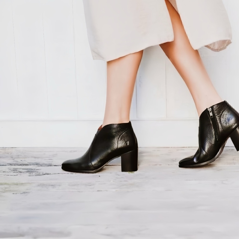 Frye Nora Zip Leather Booties